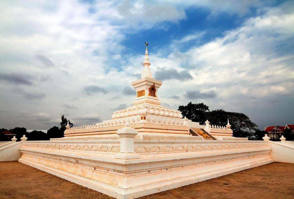 Vientiane Plaza Hotel Екстер'єр фото